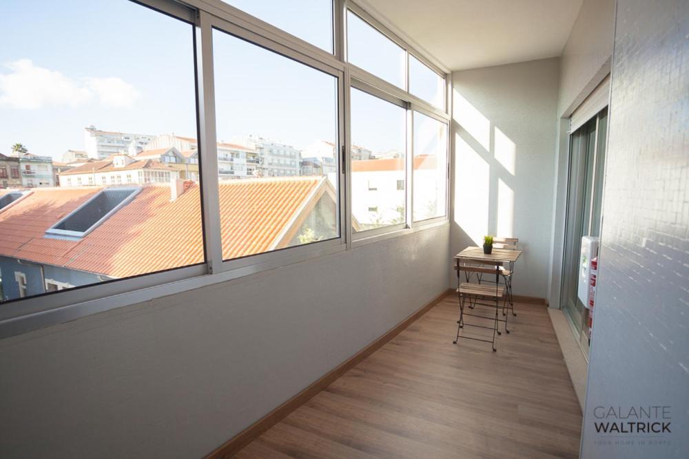 Downtown 3 Bedroom With Balcony - Quiet Street - Family Friendly - Groups OOporto Exterior foto