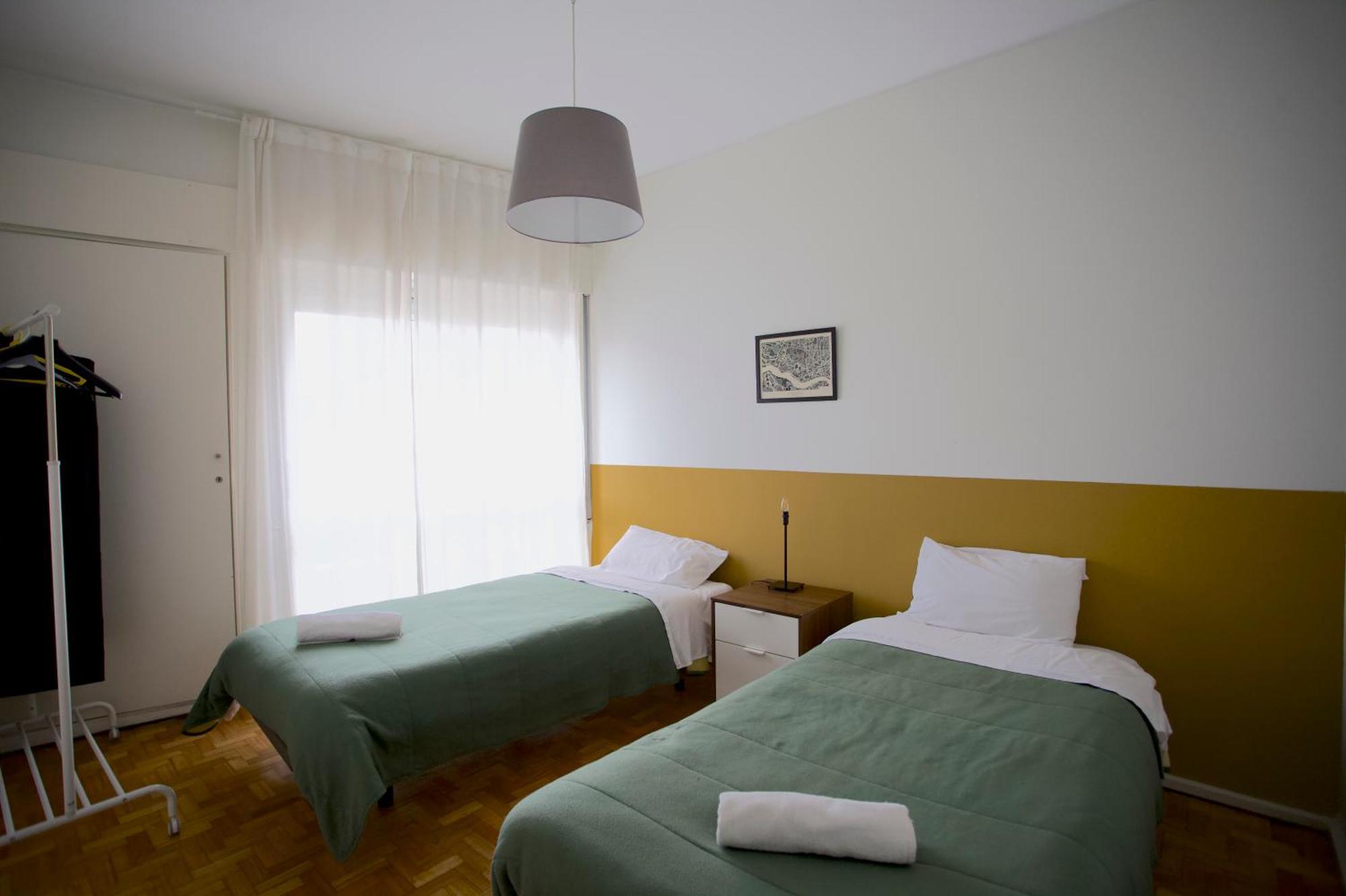 Downtown 3 Bedroom With Balcony - Quiet Street - Family Friendly - Groups OOporto Exterior foto