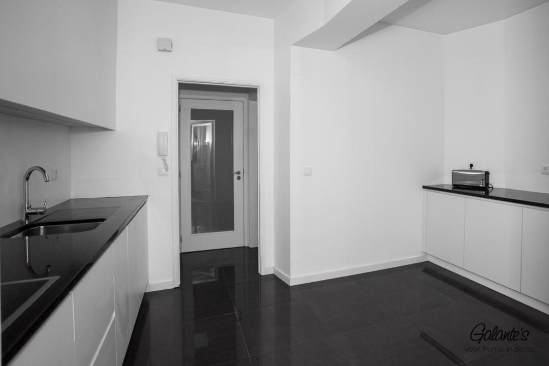 Downtown 3 Bedroom With Balcony - Quiet Street - Family Friendly - Groups OOporto Exterior foto